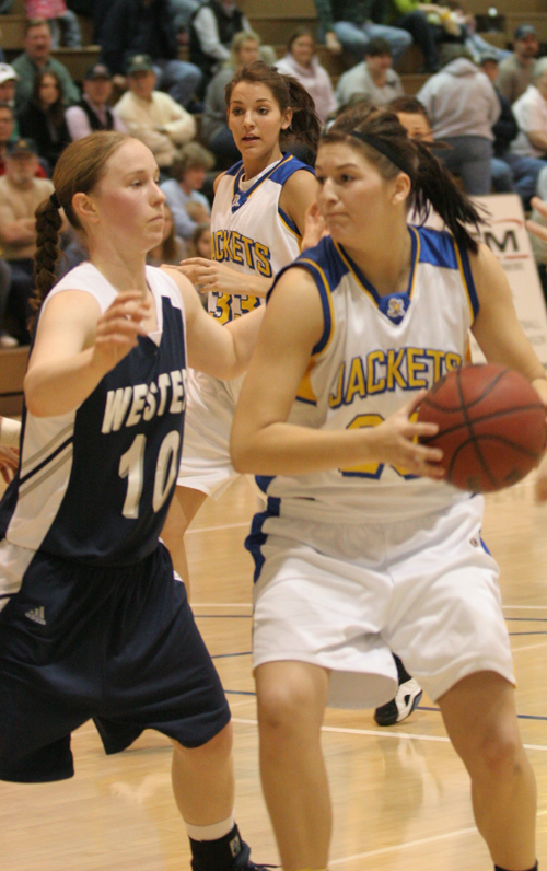 yellowjacket-archives-womens-basketball